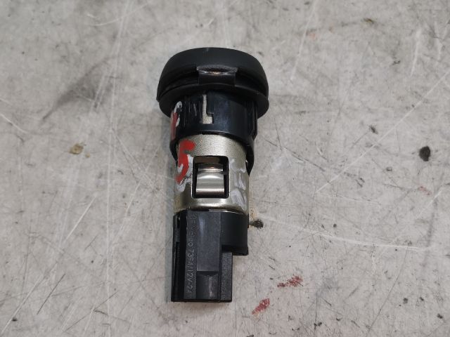 bontott RENAULT MEGANE II Csomagtér Szivargyújtó Aljzat