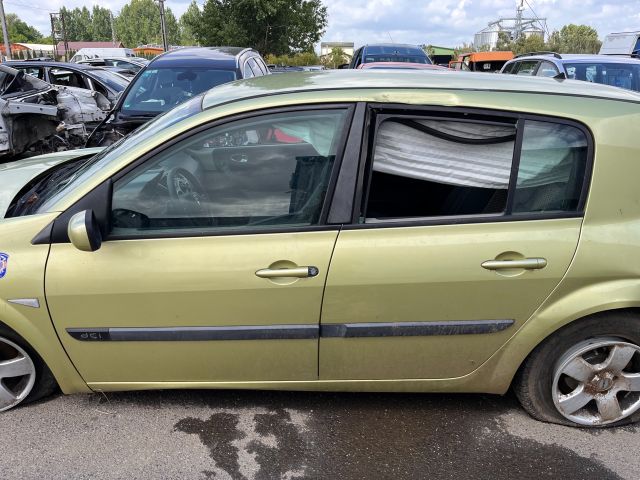 bontott RENAULT MEGANE II Csomagtérajtó (Részeivel)