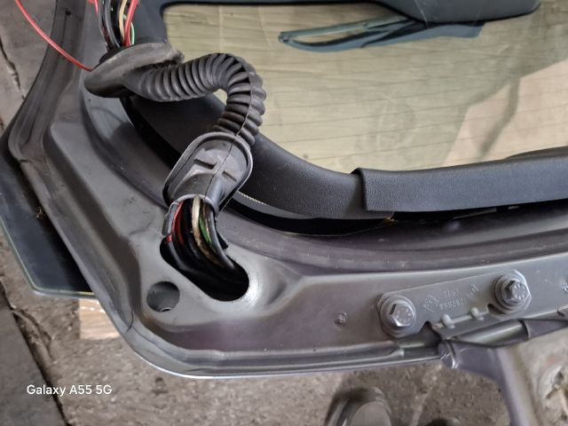 bontott RENAULT MEGANE II Csomagtérajtó (Részeivel)