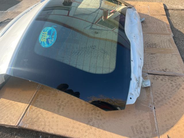 bontott RENAULT MEGANE II Csomagtérajtó (Üres lemez)