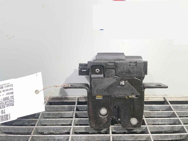 bontott RENAULT MEGANE II Csomagtérajtó Ütköző