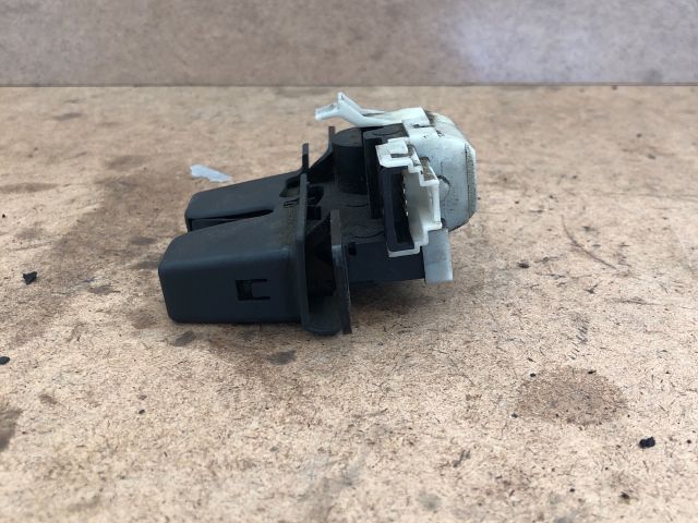 bontott RENAULT MEGANE II Csomagtérajtó Zárszerkezet