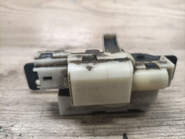 bontott RENAULT MEGANE II Csomagtérajtó Zárszerkezet