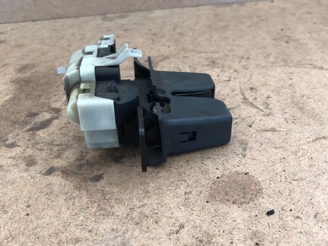 bontott RENAULT MEGANE II Csomagtérajtó Zárszerkezet