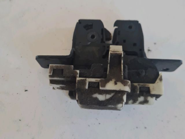 bontott RENAULT MEGANE II Csomagtérajtó Zárszerkezet