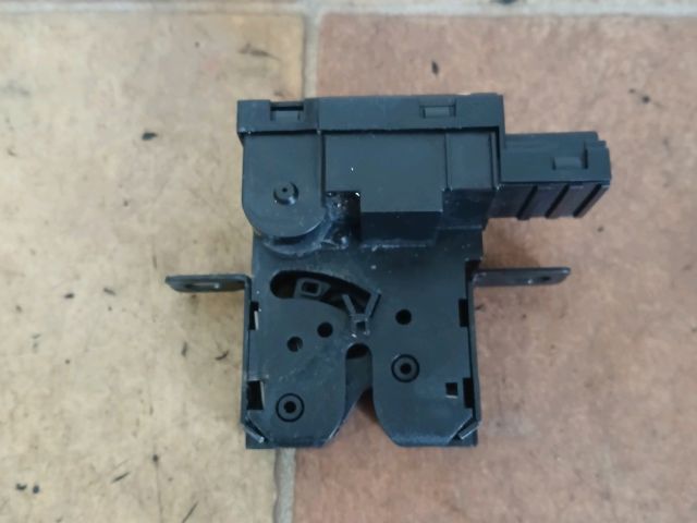 bontott RENAULT MEGANE II Csomagtérajtó Zárszerkezet