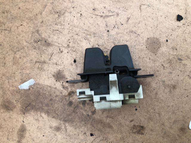 bontott RENAULT MEGANE II Csomagtérajtó Zárszerkezet