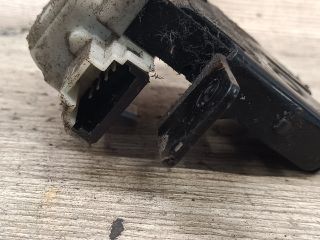 bontott RENAULT MEGANE II Csomagtérajtó Zárszerkezet