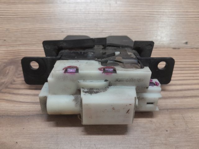 bontott RENAULT MEGANE II Csomagtérajtó Zárszerkezet