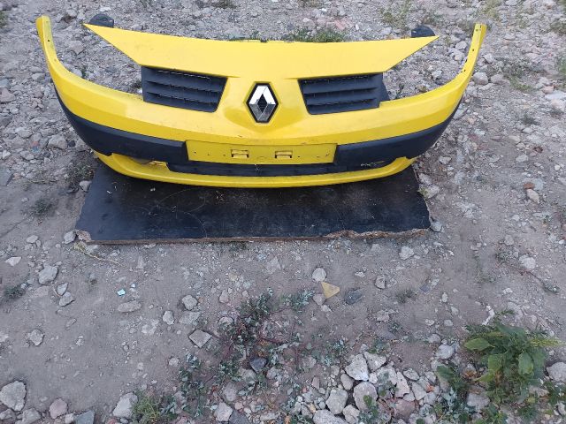 bontott RENAULT MEGANE II Első Lökhárító (Részeivel)