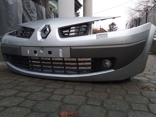 bontott RENAULT MEGANE II Első Lökhárító (Részeivel)