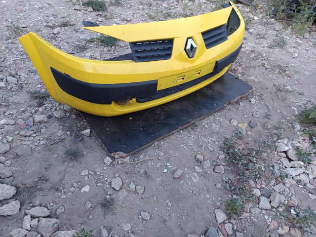 bontott RENAULT MEGANE II Első Lökhárító (Részeivel)