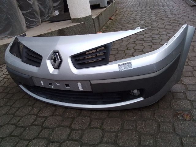 bontott RENAULT MEGANE II Első Lökhárító (Részeivel)