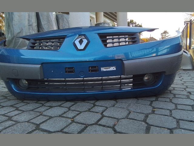 bontott RENAULT MEGANE II Első Lökhárító (Részeivel)