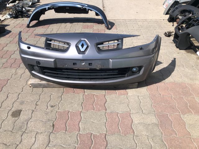 bontott RENAULT MEGANE II Első Lökhárító (Részeivel)