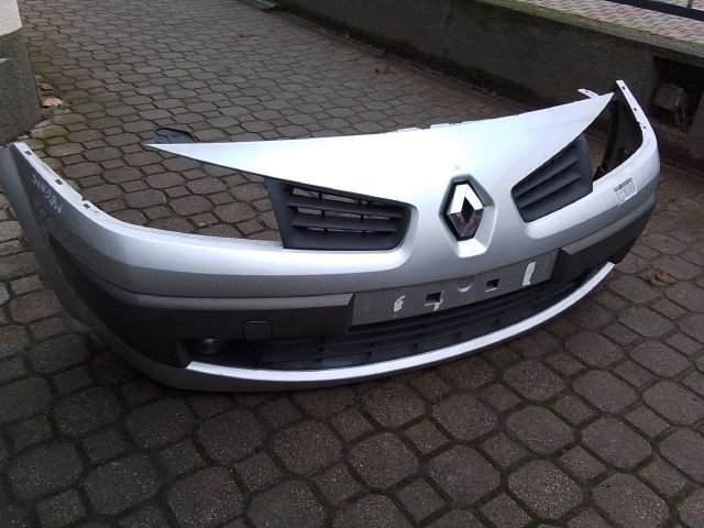 bontott RENAULT MEGANE II Első Lökhárító (Részeivel)