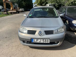 bontott RENAULT MEGANE II Első Lökhárító (Üresen)