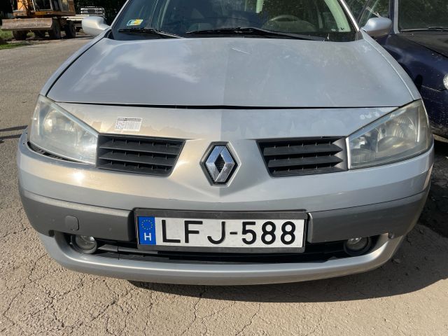 bontott RENAULT MEGANE II Első Lökhárító (Üresen)