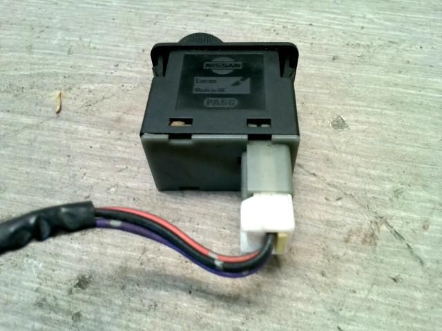 bontott RENAULT MEGANE II Fényszórómagasság Állító Kapcsoló