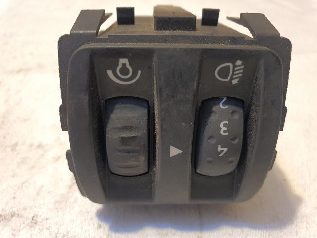 bontott RENAULT MEGANE II Fényszórómagasság Állító Kapcsoló