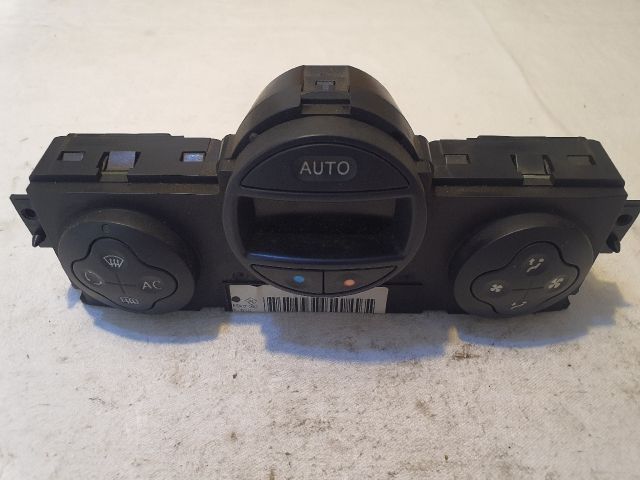 bontott RENAULT MEGANE II Fűtéskapcsoló (digit klímás)