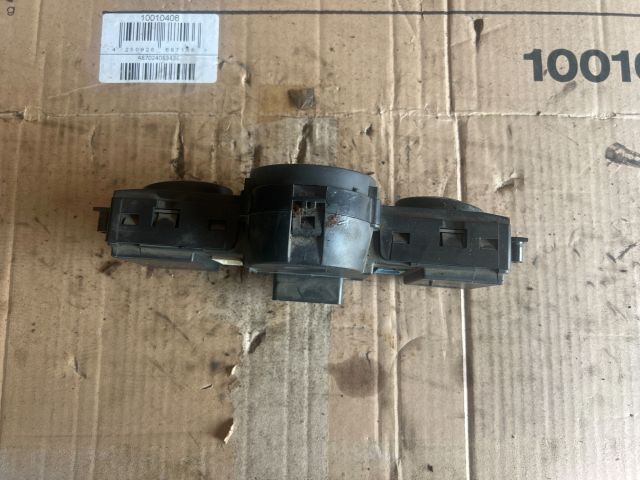 bontott RENAULT MEGANE II Fűtéskapcsoló (digit klímás)