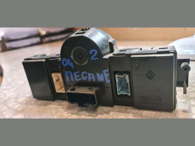 bontott RENAULT MEGANE II Fűtéskapcsoló (digit klímás)