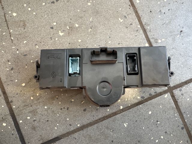 bontott RENAULT MEGANE II Fűtéskapcsoló (digit klímás)