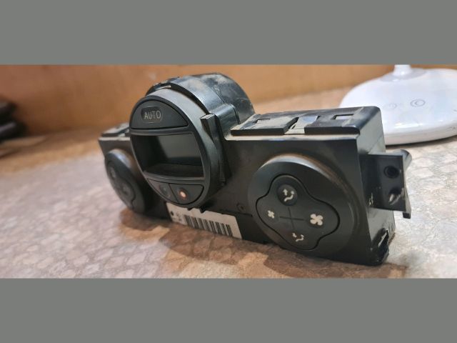 bontott RENAULT MEGANE II Fűtéskapcsoló (digit klímás)