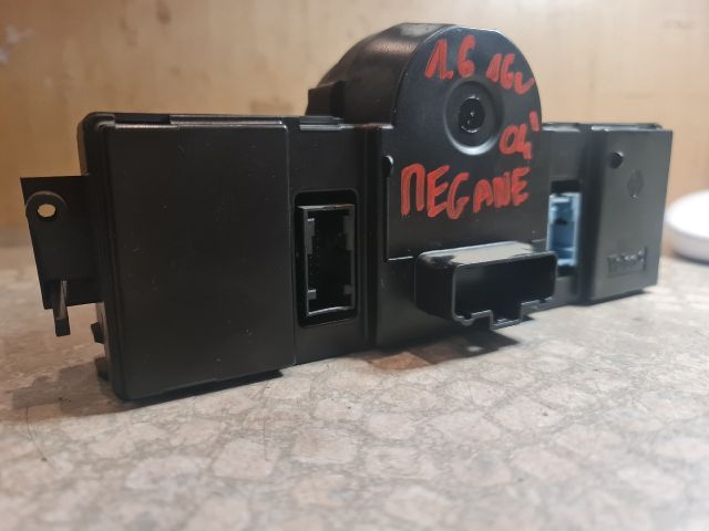 bontott RENAULT MEGANE II Fűtéskapcsoló (digit klímás)