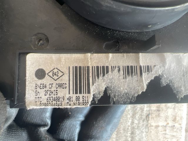 bontott RENAULT MEGANE II Fűtéskapcsoló (digit klímás)