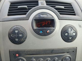 bontott RENAULT MEGANE II Fűtéskapcsoló (digit klímás)