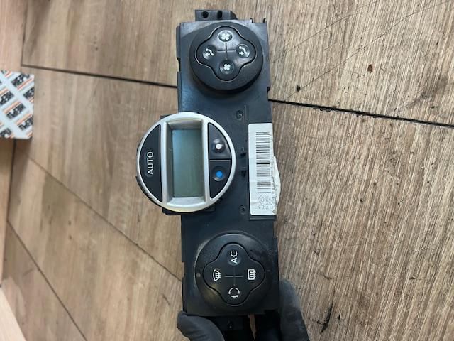 bontott RENAULT MEGANE II Fűtéskapcsoló (digit klímás)