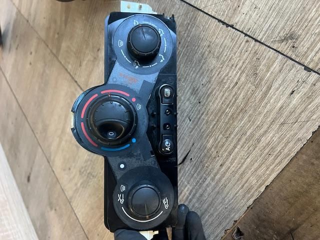 bontott RENAULT MEGANE II Fűtéskapcsoló (manuális klímás)