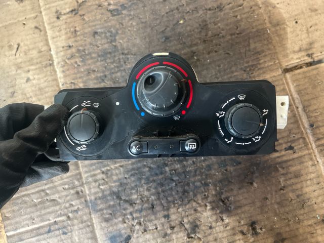 bontott RENAULT MEGANE II Fűtéskapcsoló (manuális klímás)