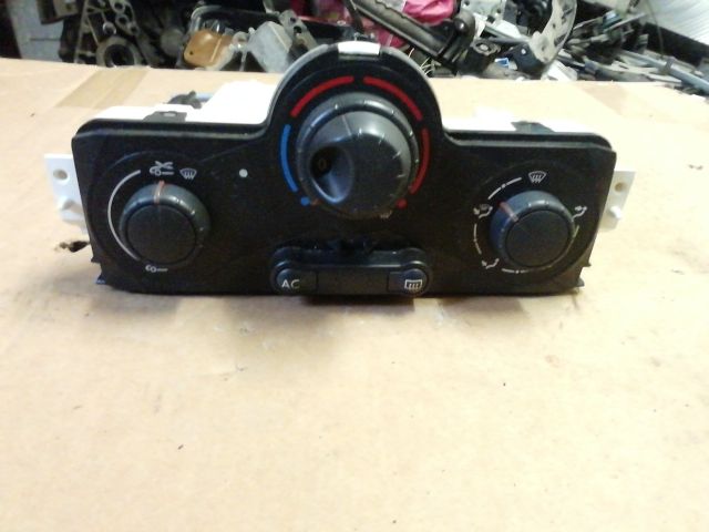 bontott RENAULT MEGANE II Fűtéskapcsoló (manuális klímás)