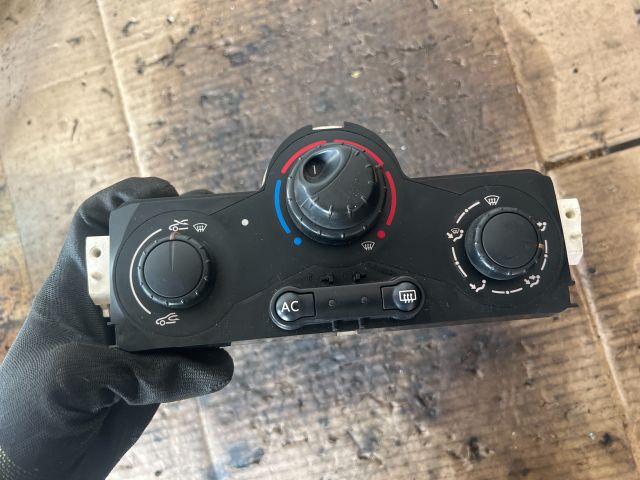 bontott RENAULT MEGANE II Fűtéskapcsoló (manuális klímás)