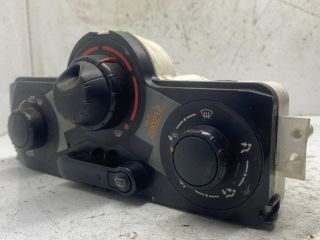 bontott RENAULT MEGANE II Fűtéskapcsoló (Nem klímás)