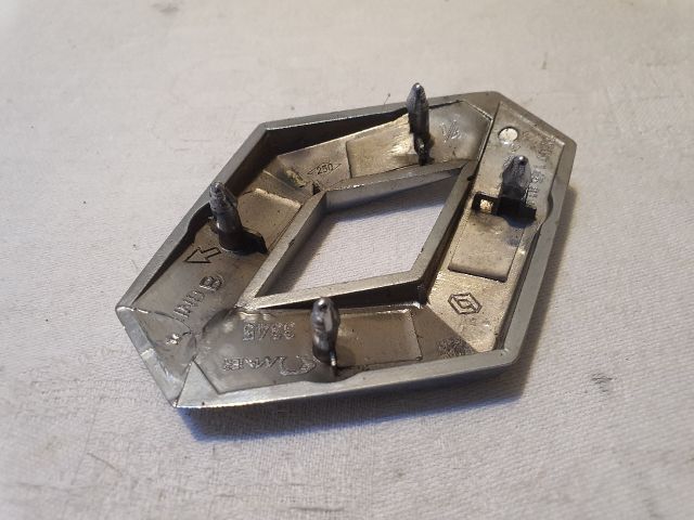 bontott RENAULT MEGANE II Hátsó Embléma