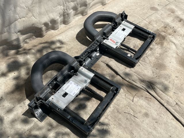 bontott RENAULT MEGANE II Hátsó Fejtámla