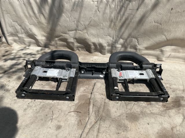 bontott RENAULT MEGANE II Hátsó Fejtámla