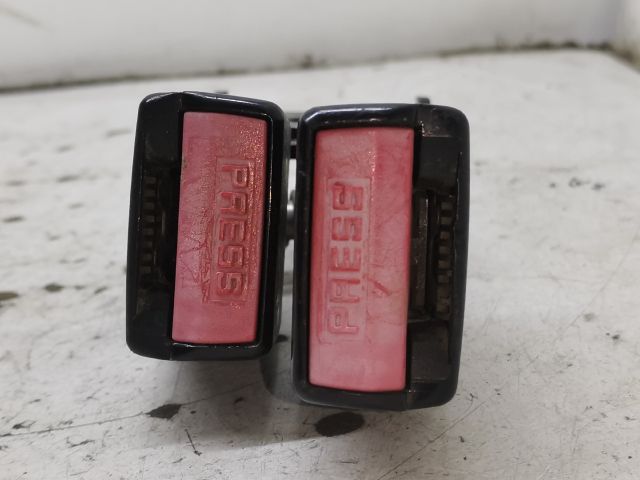 bontott RENAULT MEGANE II Hátsó középső Biztonsági Öv Csat