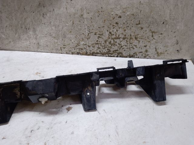 bontott RENAULT MEGANE II Hátsó középső Lökhárító Tartó (Műanyag)