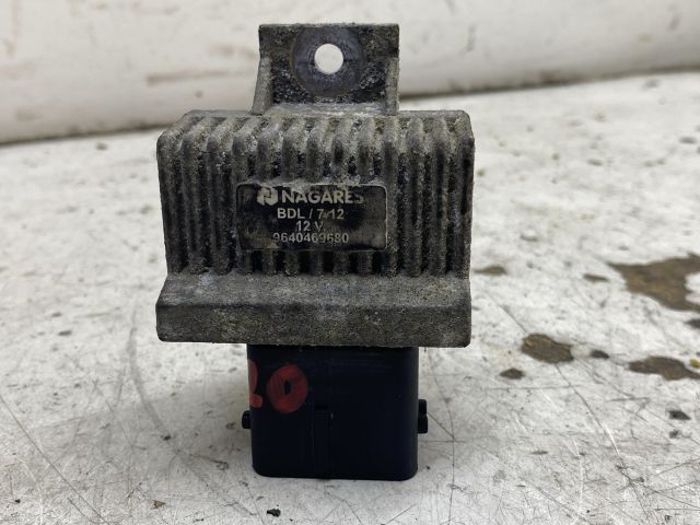 bontott RENAULT MEGANE II Izzító Relé