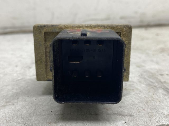 bontott RENAULT MEGANE II Izzító Relé