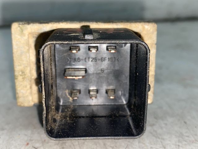 bontott RENAULT MEGANE II Izzító Relé