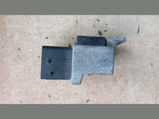 bontott RENAULT MEGANE II Izzító Relé