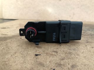 bontott RENAULT MEGANE II Jobb első Ablakemelő Elektronika