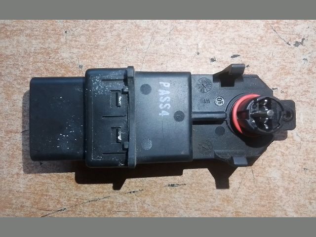 bontott RENAULT MEGANE II Jobb első Ablakemelő Elektronika