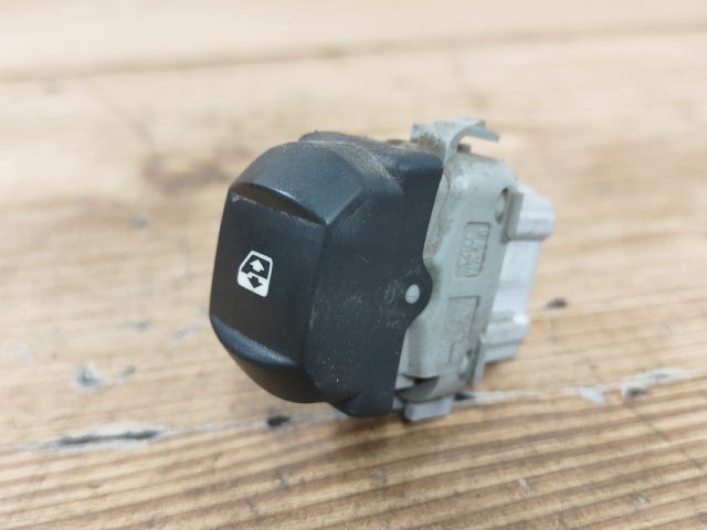 bontott RENAULT MEGANE II Jobb első Ablakemelő Kapcsoló